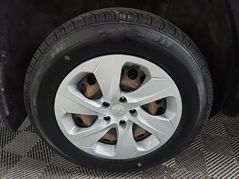 Used 2019 Toyota RAV4 LE w/ All Weather Liner Package AWD/4WD image 16