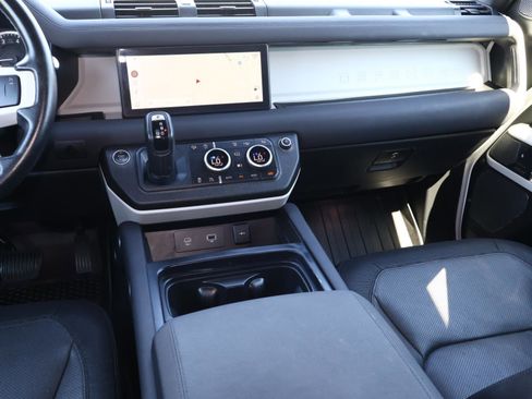 Used 2023 Land Rover Defender 110 X-Dynamic SE image 12