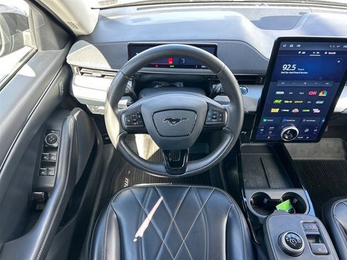 Used 2021 Ford Mustang Mach-E Select image 5