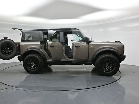New 2026 Ford Bronco Badlands AWD/4WD image 4