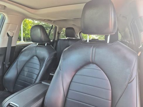 Used 2022 Toyota Highlander XLE AWD/4WD image 16