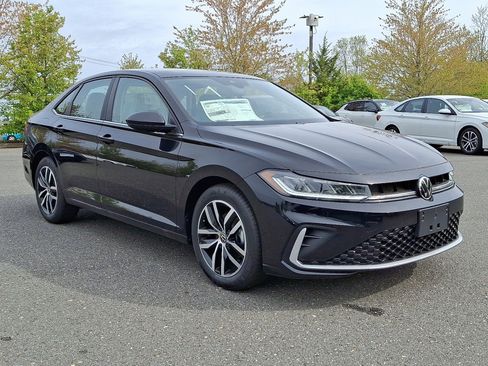 New 2026 Volkswagen Jetta SE FWD image 3