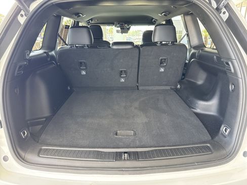 Used 2025 Jeep Grand Cherokee Limited image 30