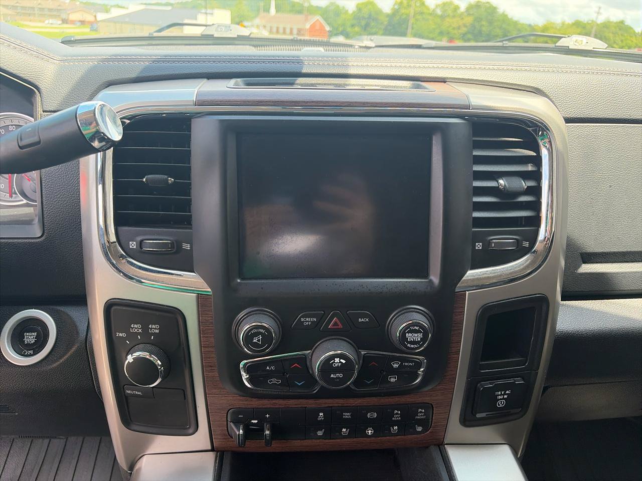 Used 2018 RAM 3500 Laramie w/ Convenience Group AWD/4WD image 10