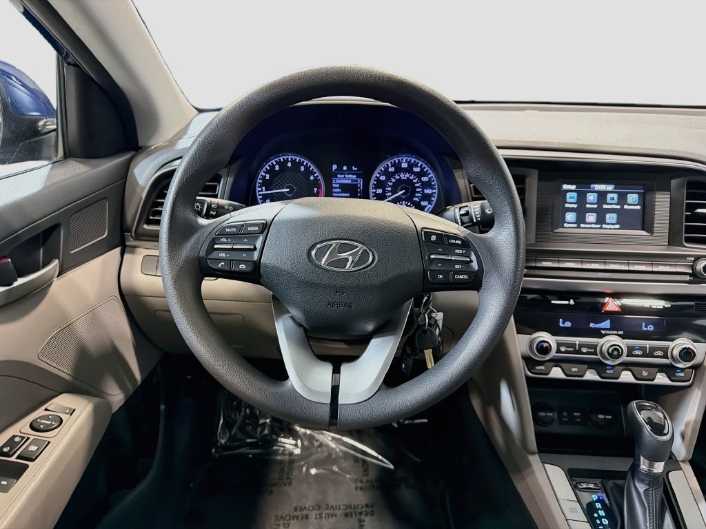 Used 2020 Hyundai Elantra SE FWD image 21