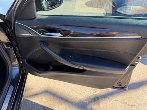 Used 2019 BMW 530e w/ Convenience Package RWD image 15