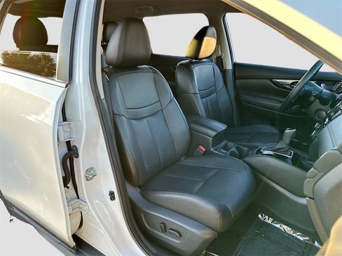 Used 2020 Nissan Rogue SL image 26