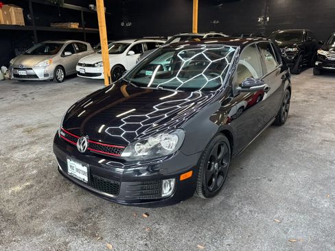 Used 2010 Volkswagen GTI 4-Door FWD image 4