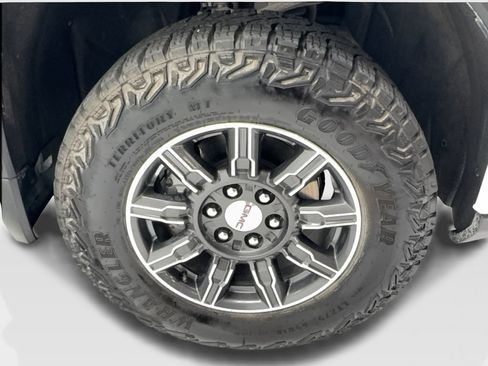 Used 2025 GMC Sierra 1500 AT4 AWD/4WD image 17