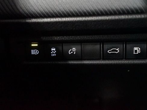 Used 2025 Toyota Camry SE FWD image 25