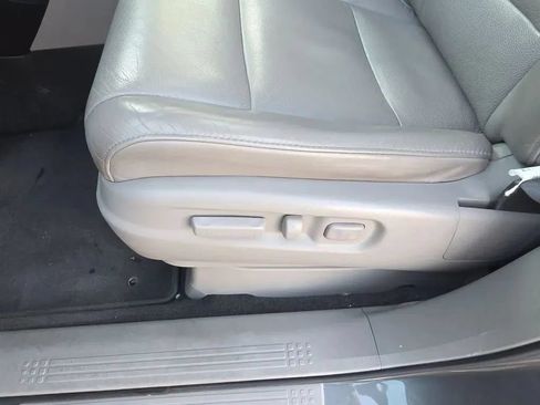 Used 2010 Honda Pilot Touring image 38