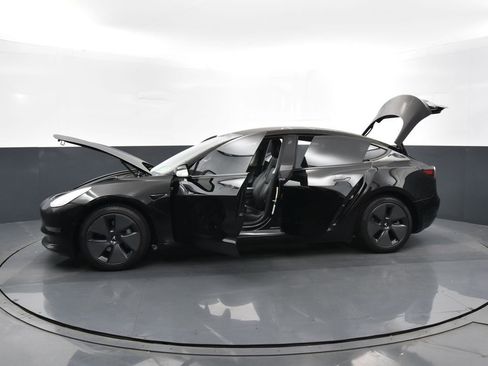 Used 2021 Tesla Model 3 Standard Range Plus image 34