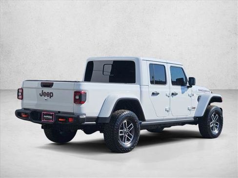 Used 2025 Jeep Gladiator Mojave AWD/4WD image 8
