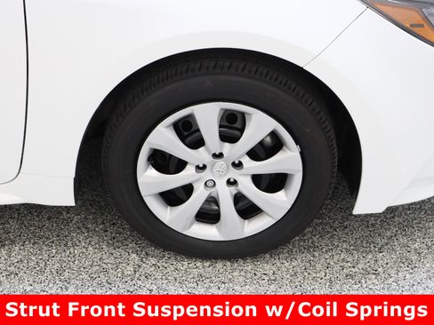 Used 2025 Toyota Corolla LE image 5