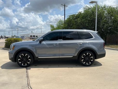 Used 2024 Kia Telluride SX FWD image 2