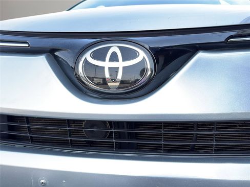 Used 2018 Toyota RAV4 XLE w/ Plus Extra Value Package image 9