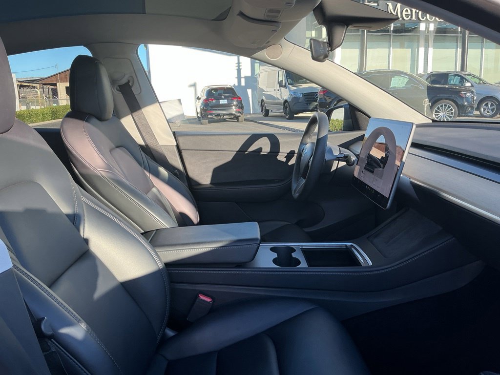 Used 2022 Tesla Model Y Long Range AWD/4WD image 21