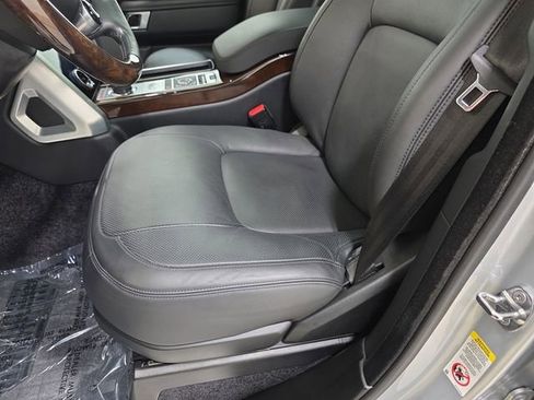 Used 2020 Land Rover Range Rover HSE image 29