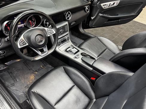 Used 2019 Mercedes-Benz SLC 300 w/ Premium Package image 43