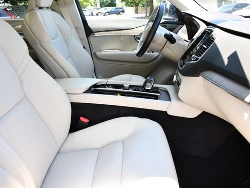 Used 2024 Volvo XC90 B6 Plus w/ Protection Package Premier AWD/4WD image 31