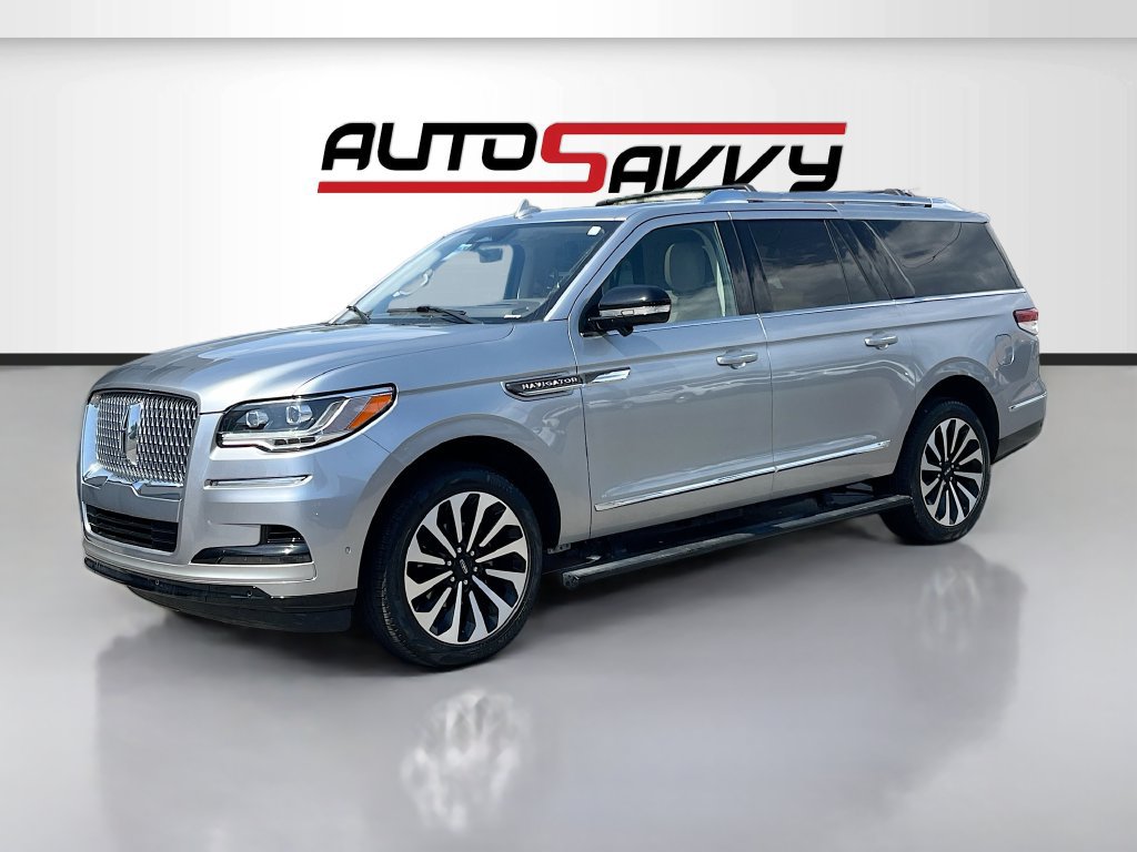 Used 2024 Lincoln Navigator L Reserve AWD/4WD image 3