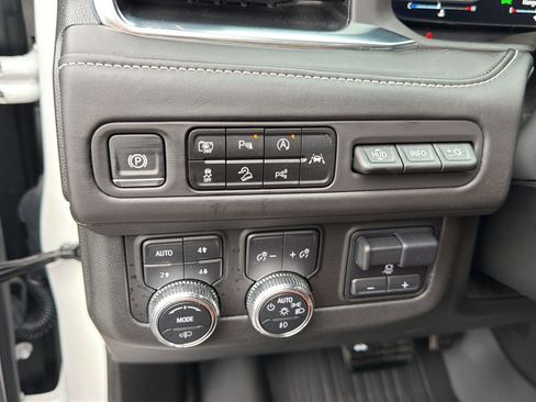 Used 2024 GMC Yukon XL Denali Ultimate AWD/4WD image 22