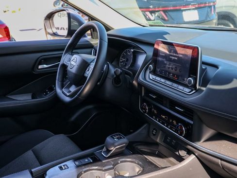 Used 2025 Nissan Rogue SV FWD image 20