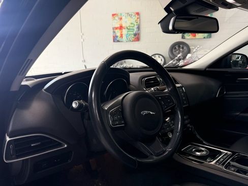 Used 2017 Jaguar XE Premium RWD image 10