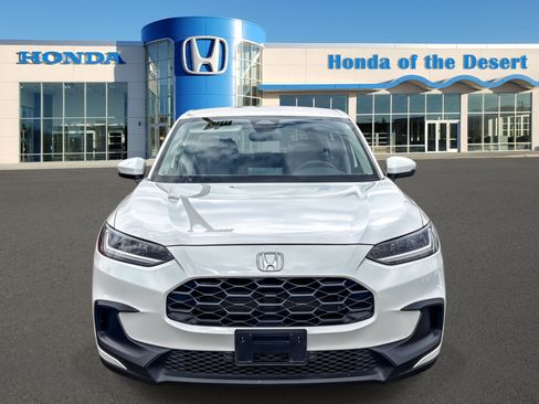 Used 2025 Honda HR-V LX image 2