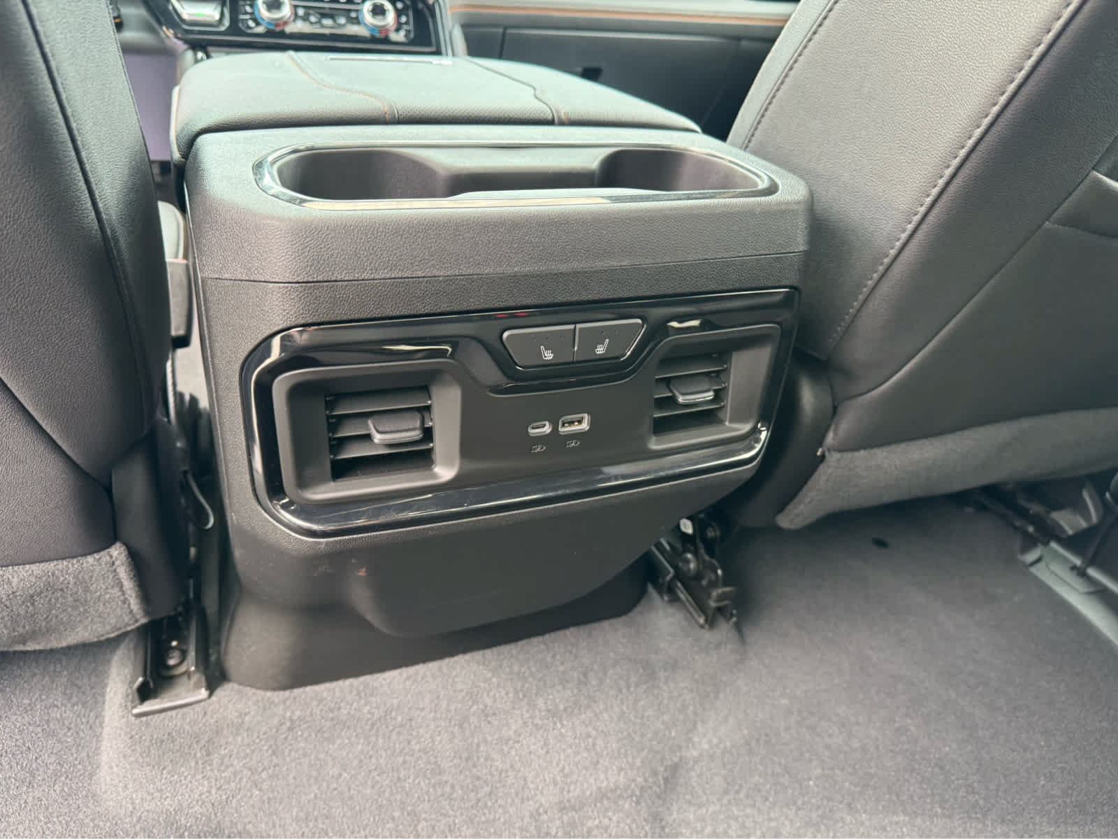 Used 2024 GMC Sierra 2500 AT4 w/ Technology Package AWD/4WD image 24