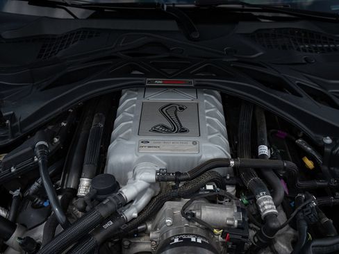Used 2020 Ford Mustang Shelby GT500 w/ Technology Package RWD image 10