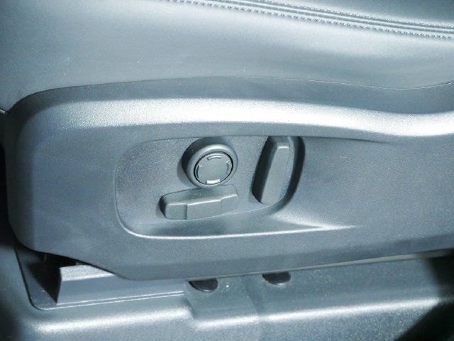 Used 2026 Land Rover Defender 110 S AWD/4WD image 22