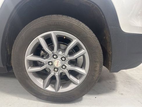 Used 2022 GMC Terrain SLT image 9