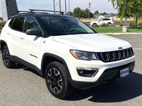 Used 2020 Jeep Compass Trailhawk AWD/4WD image 3