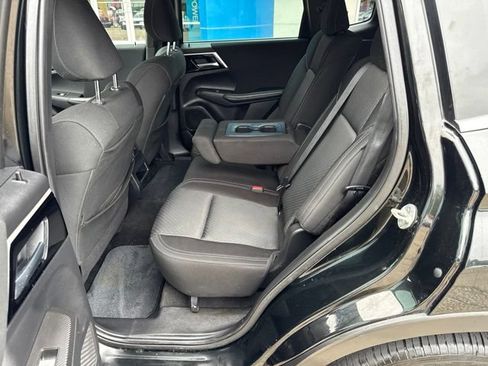 Used 2023 Mitsubishi Outlander ES AWD/4WD image 12