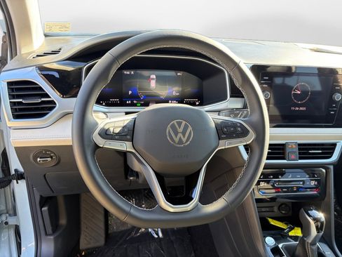 New 2025 Volkswagen Taos SE image 10