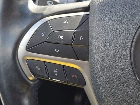 Used 2018 Jeep Grand Cherokee Altitude AWD/4WD image 17