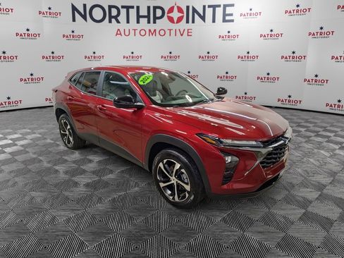 Used 2024 Chevrolet Trax RS w/ Driver Confidence Package image 1