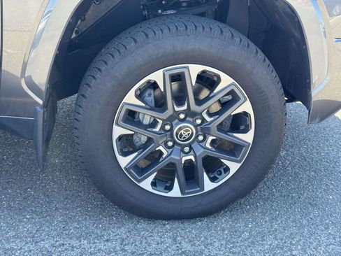 Used 2023 Toyota Tundra Limited AWD/4WD image 7