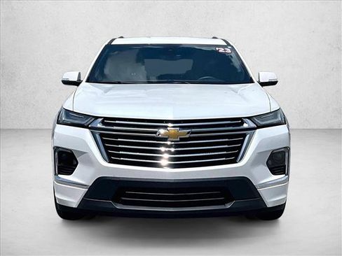Used 2023 Chevrolet Traverse Premier FWD image 3