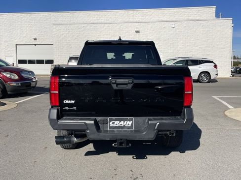 Used 2025 Toyota Tacoma SR image 6