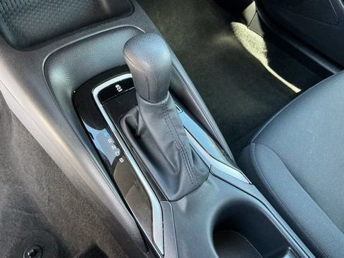 Used 2025 Toyota Corolla LE FWD image 22