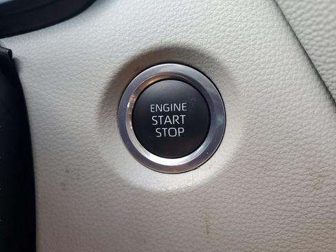 Used 2023 Toyota Corolla LE w/ LE Convenience Package FWD image 22