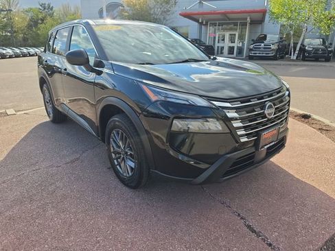 Used 2024 Nissan Rogue S AWD/4WD image 7