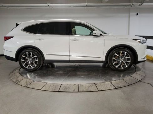 Used 2023 Acura MDX SH-AWD w/ Technology Package image 12