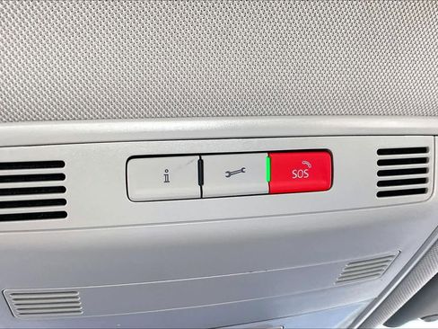 Used 2024 Volkswagen Jetta SE image 34