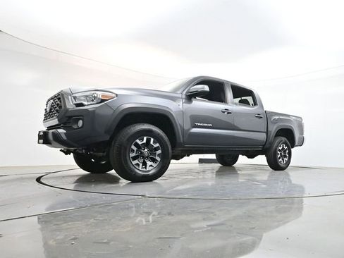 Used 2022 Toyota Tacoma TRD Off-Road AWD/4WD image 28