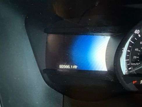 Used 2017 Ford Fusion SE w/ Equipment Group 602A image 12