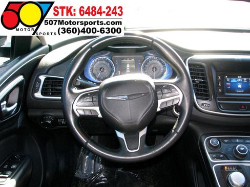 Used 2015 Chrysler 200 Limited w/ Convenience Group image 19