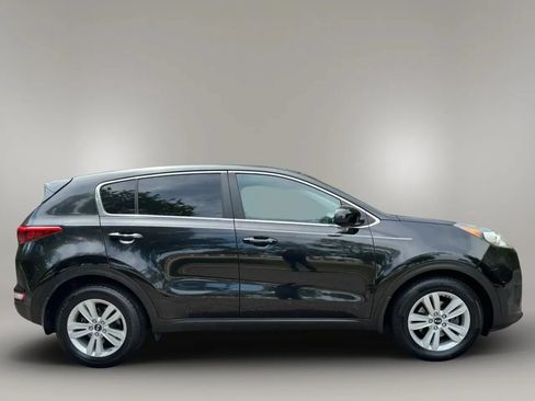 Used 2017 Kia Sportage LX FWD image 3